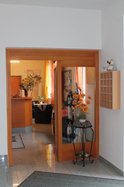 Pension Zum Romer Enns Exterior photo